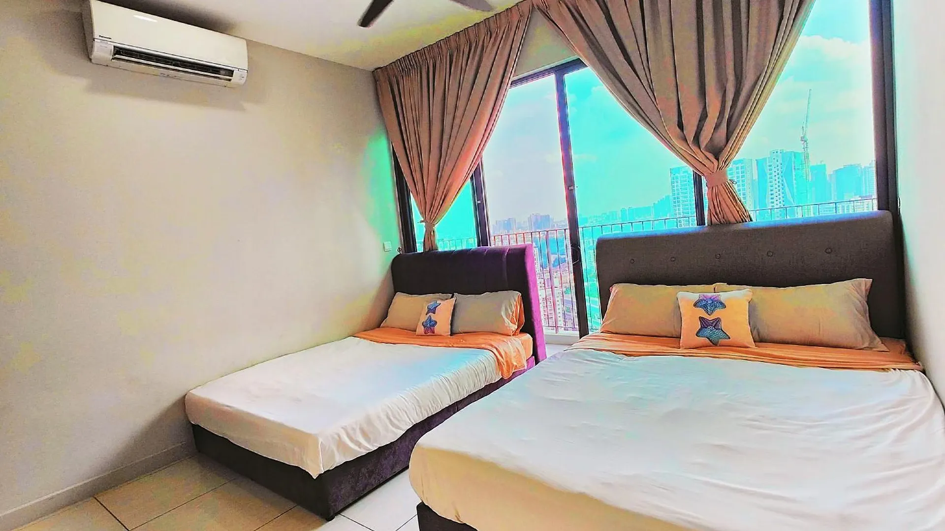 Central Kl City Condo With Balcony Infinity Pool & Lrt Mrt & Klcc Mall Access Kuala Lumpur Apartment